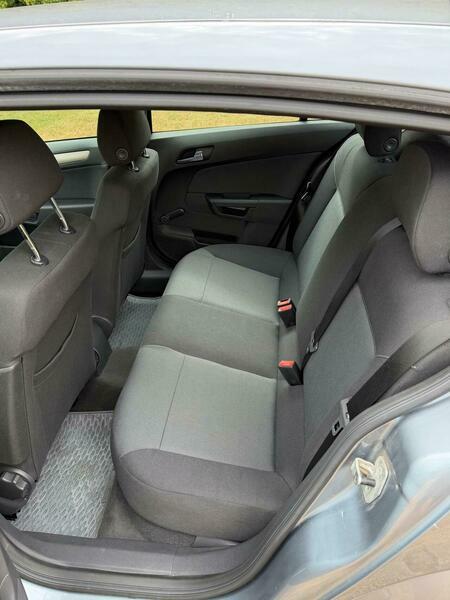 Vauxhall Astra Club 5-Door Black #12