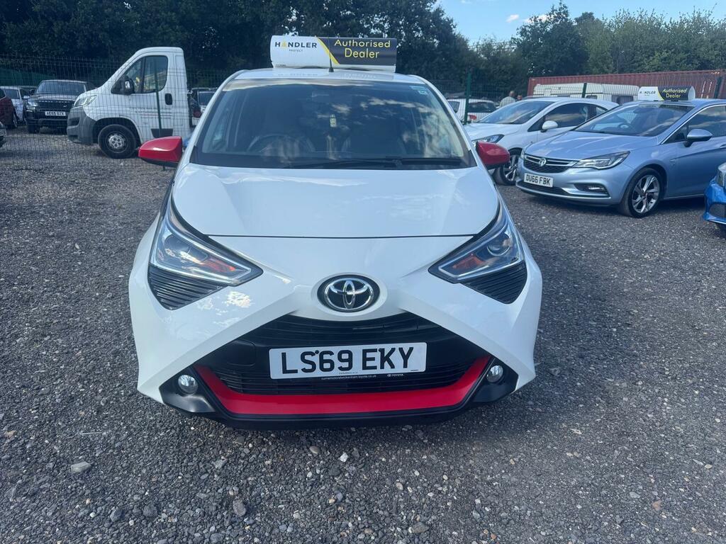 Toyota Aygo X X-play Red #7