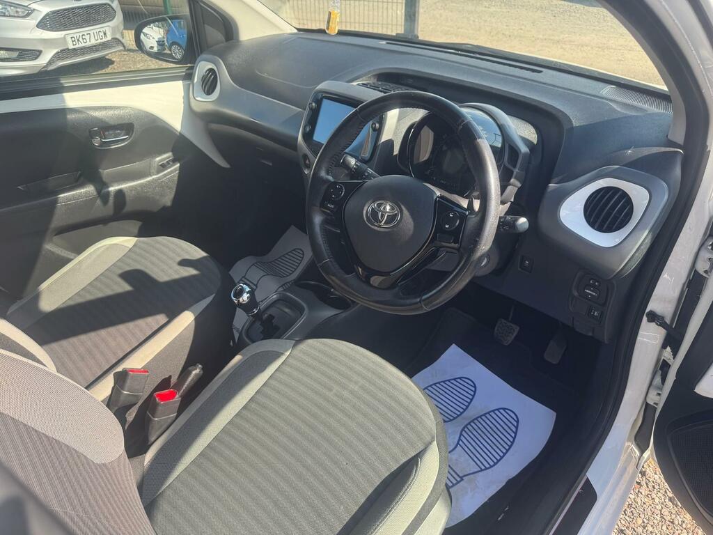 Toyota Aygo X X-play Red #14