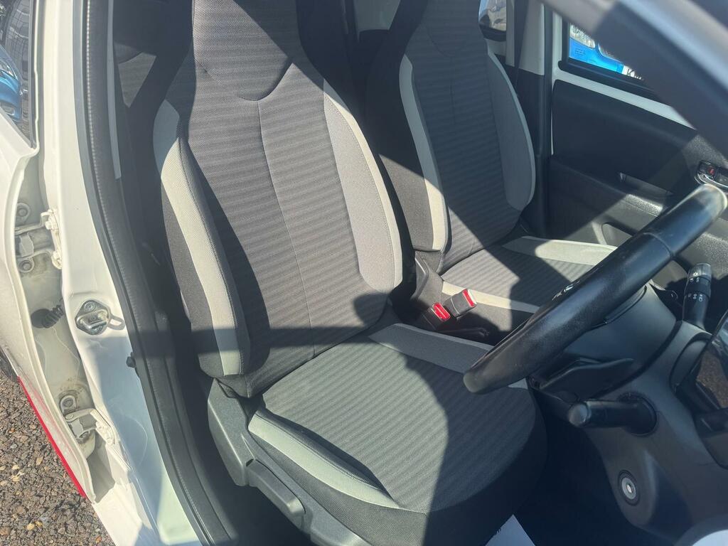Toyota Aygo X X-play Red #19