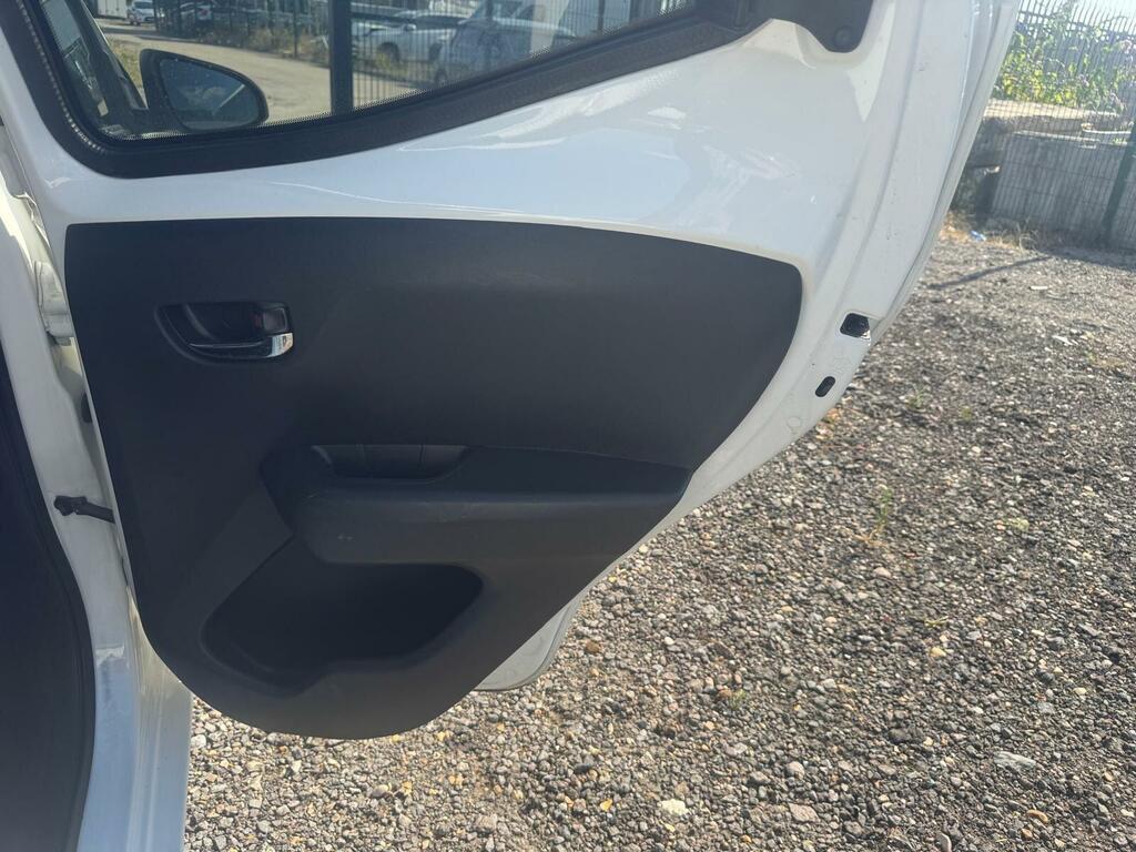 Toyota Aygo X X-play Red #29