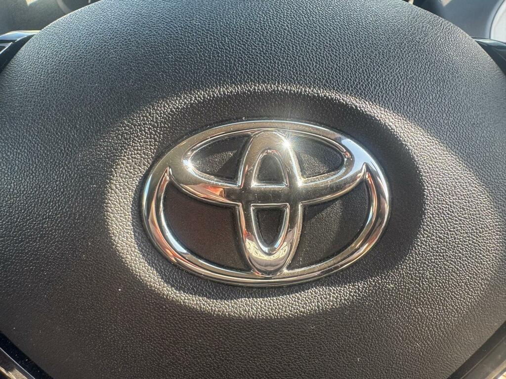 Toyota Aygo X X-play Red #38
