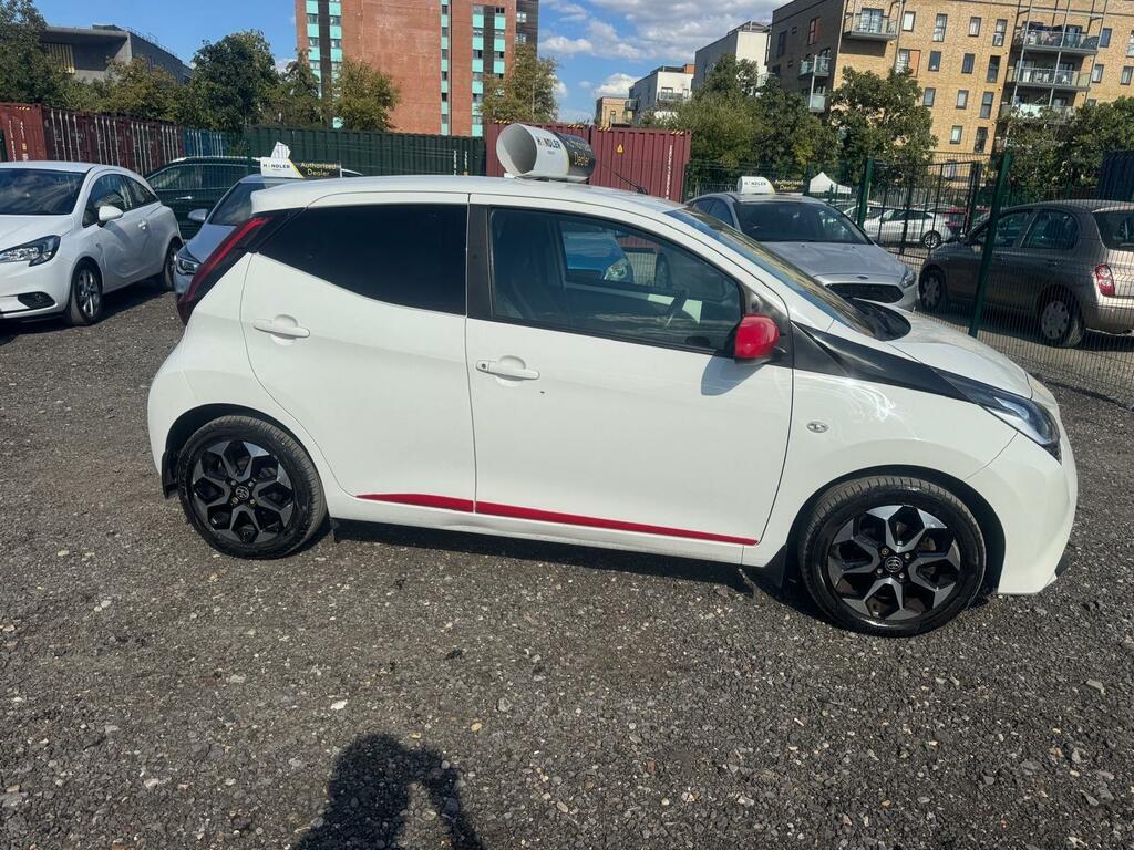 Toyota Aygo X X-play Red #12