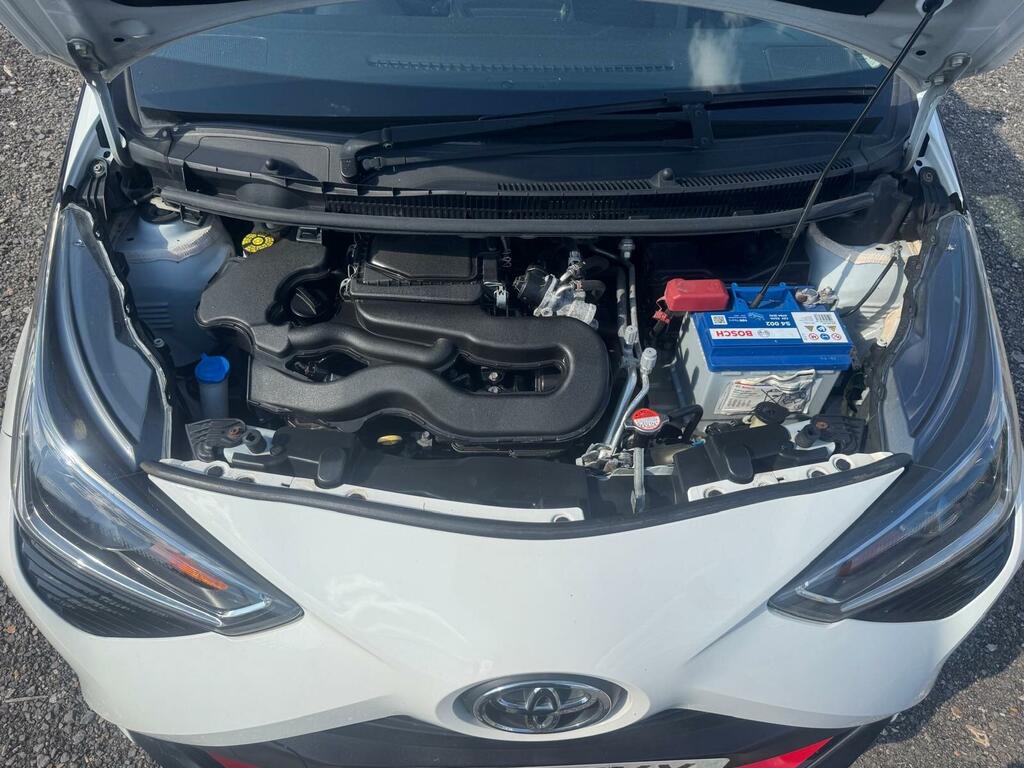 Toyota Aygo X X-play Red #32