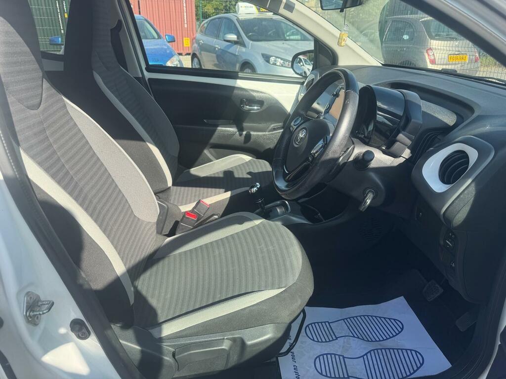 Toyota Aygo X X-play Red #21