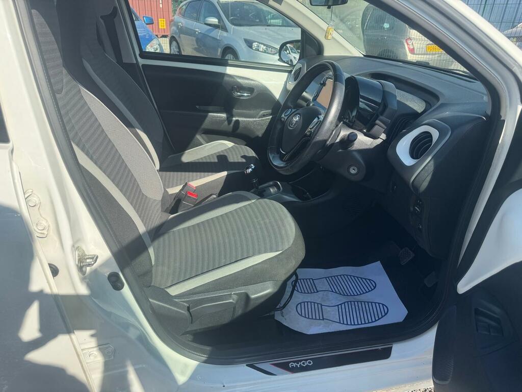 Toyota Aygo X X-play Red #20