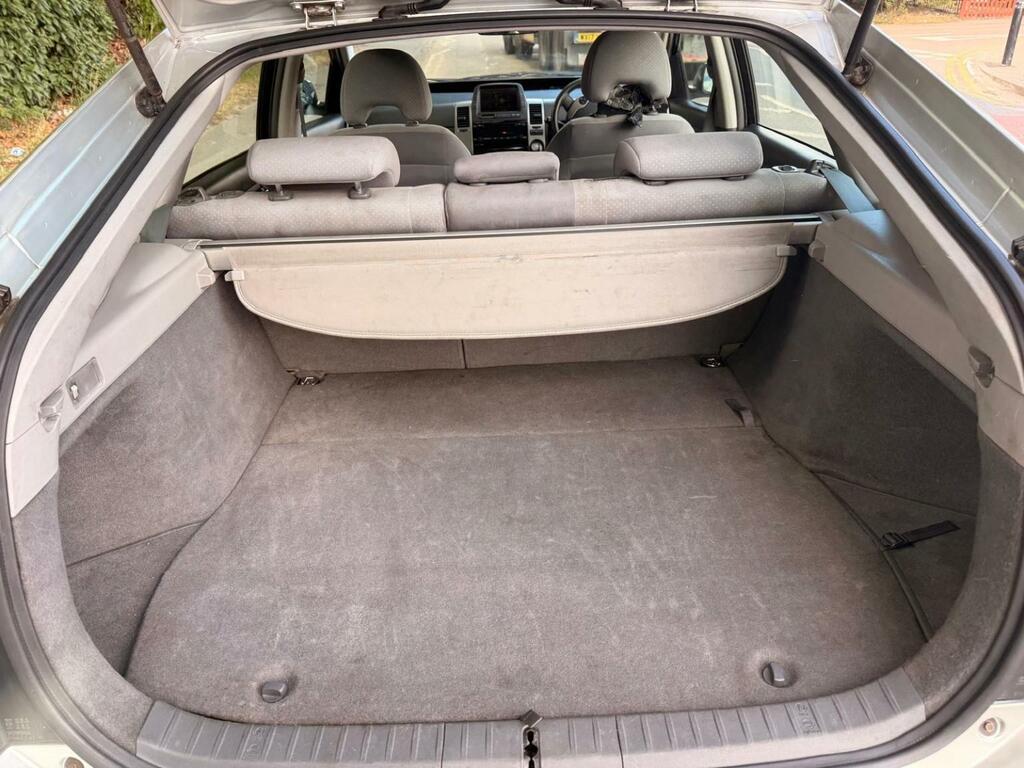 Toyota Prius 1.5 T4 Cvt Brown #11