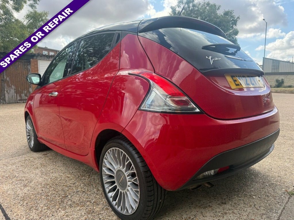 Chrysler Ypsilon 1.2L Blackred Black #5