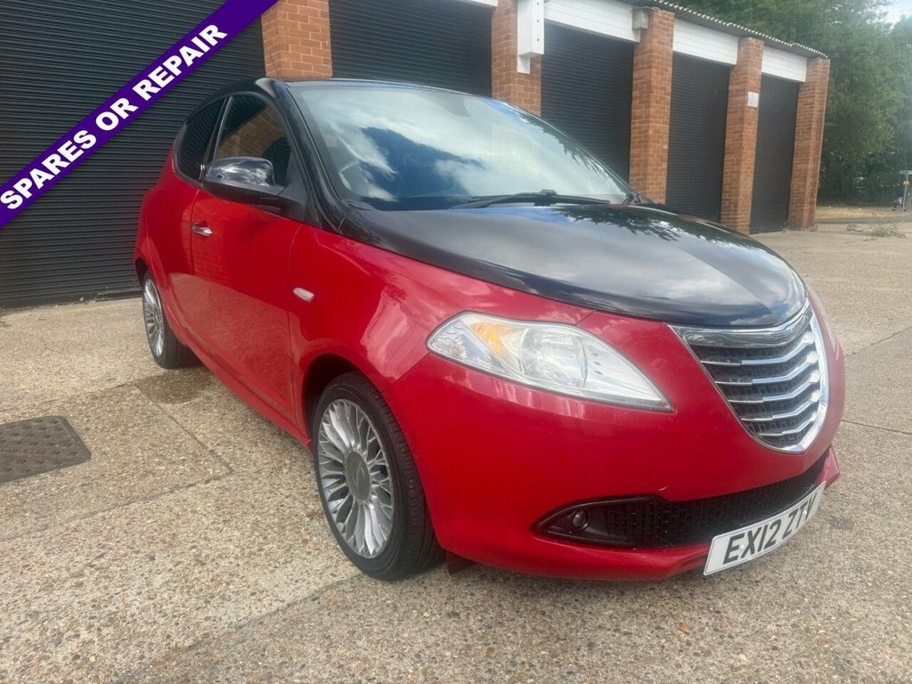 Chrysler Ypsilon 1.2L Blackred Black