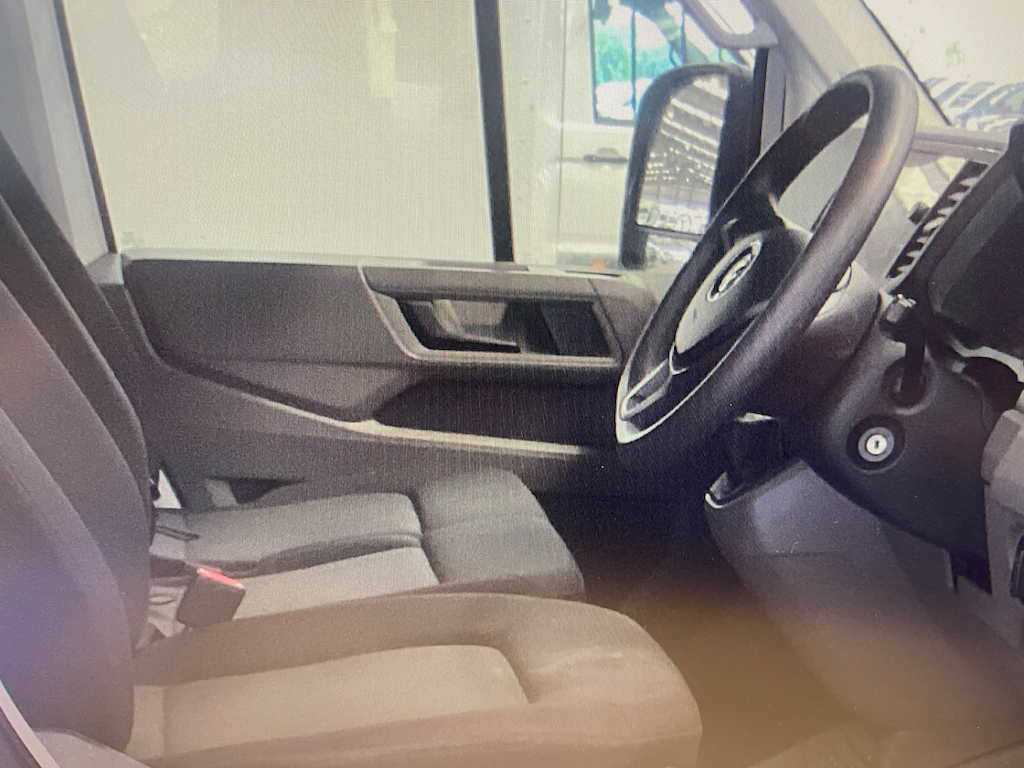 Volkswagen Crafter Cr35 Tdi L4 Startline Low Loader White #6