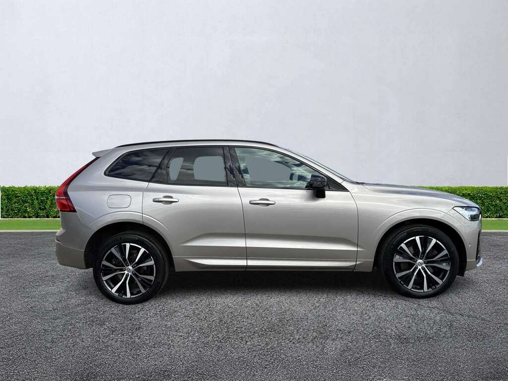 Volvo XC60 2.0 B5p Ultimate Dark Awd Geartronic SC23HVK Gold #2
