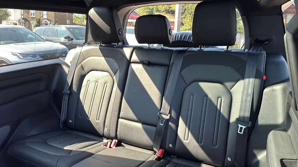Land Rover Defender 90 2.0 P300 X-dynamic Se 90 Grey #4