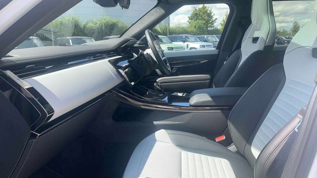 Land Rover Range Rover Sport 4.4 P635 V8 Sv AX75CZC White #3