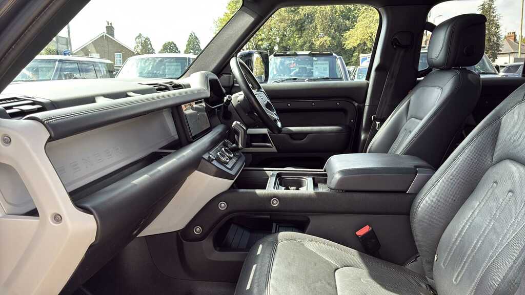 Land Rover Defender 110 2.0 P300 X-dynamic Hse 110 7 Seat Grey #3