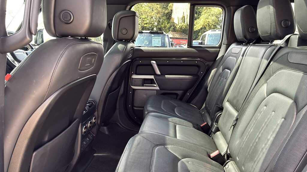 Land Rover Defender 110 2.0 P300 X-dynamic Hse 110 7 Seat Grey #4