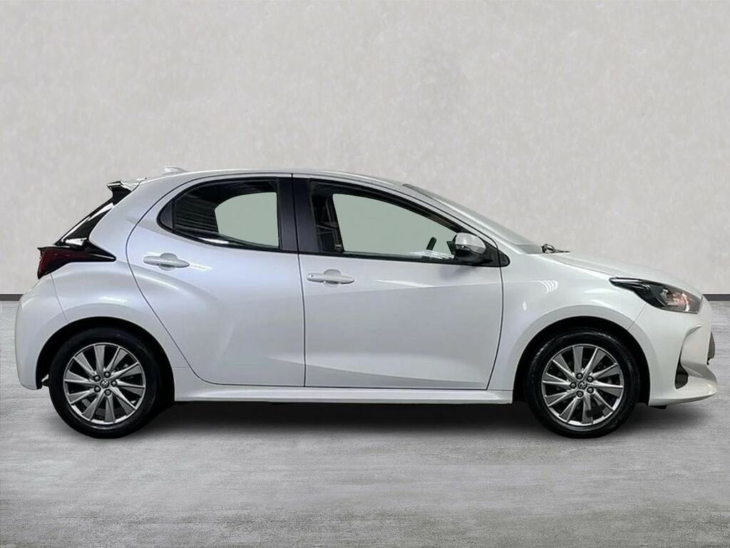 Toyota Yaris 1.5 Vvt-h Icon Hatchback Hybrid E-cvt E URZ7903 White #3