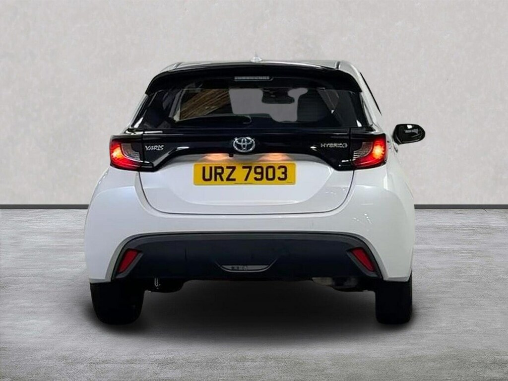 Toyota Yaris 1.5 Vvt-h Icon Hatchback Hybrid E-cvt E URZ7903 White #4
