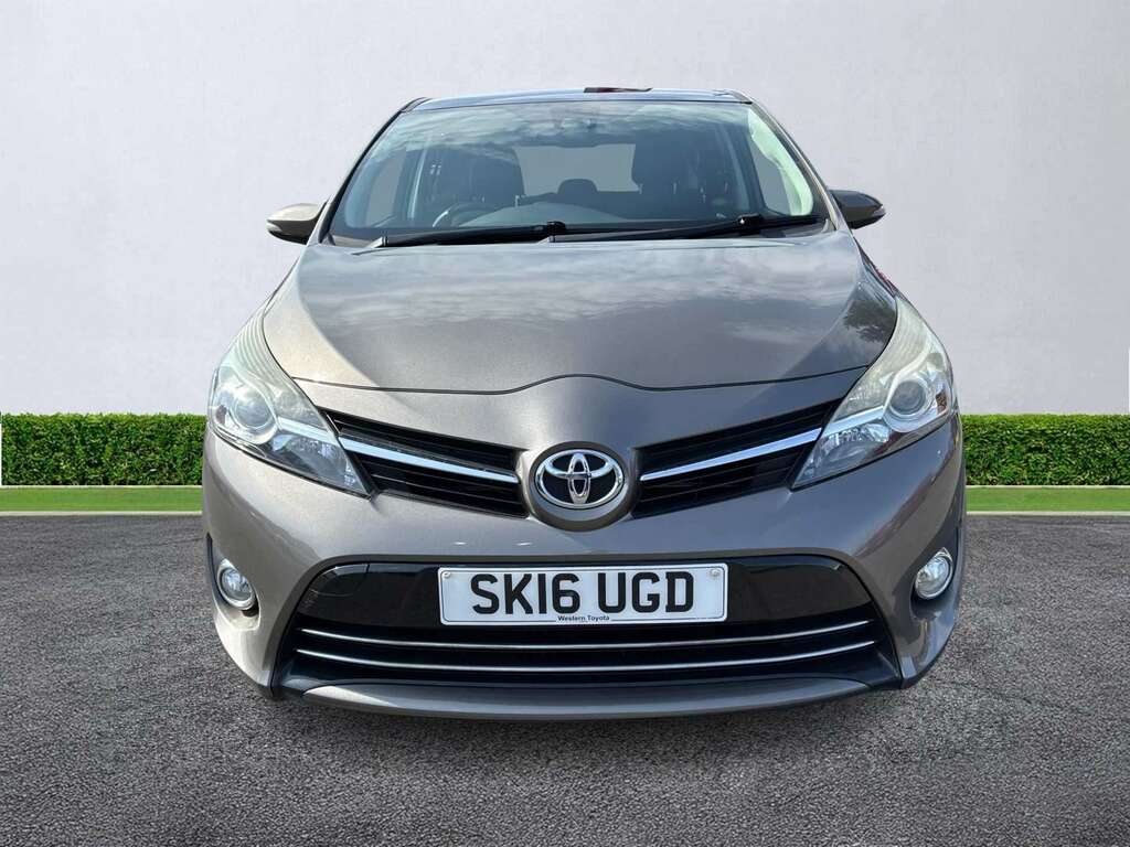 Toyota Verso 1.6 D-4d Design Brown #5