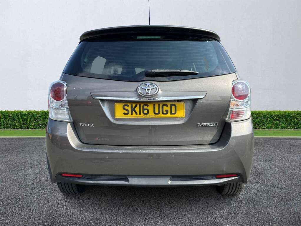 Toyota Verso 1.6 D-4d Design Brown #4