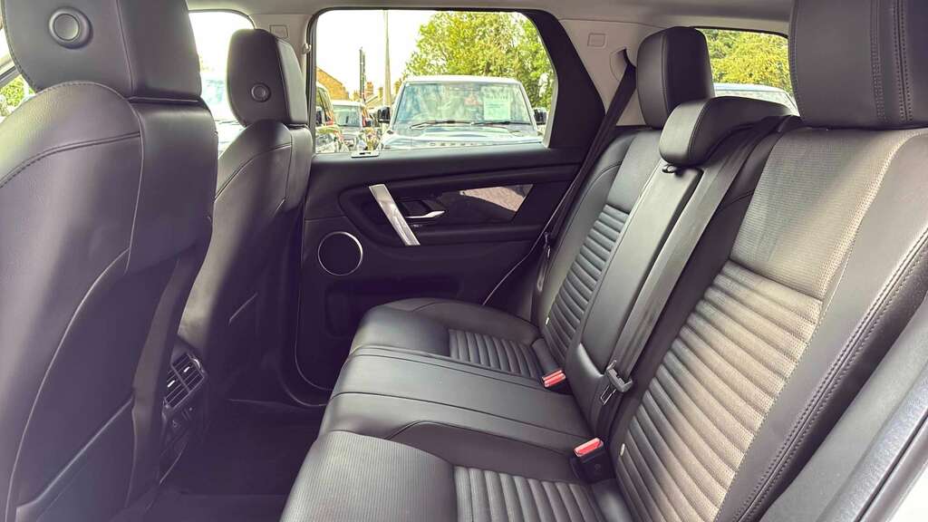Land Rover Discovery Sport 2.0 D200 S 5 Seat EK24RKZ White #4