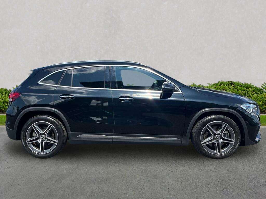 Mercedes-Benz GLA Class Gla 250 Amg Line Premium Black #3