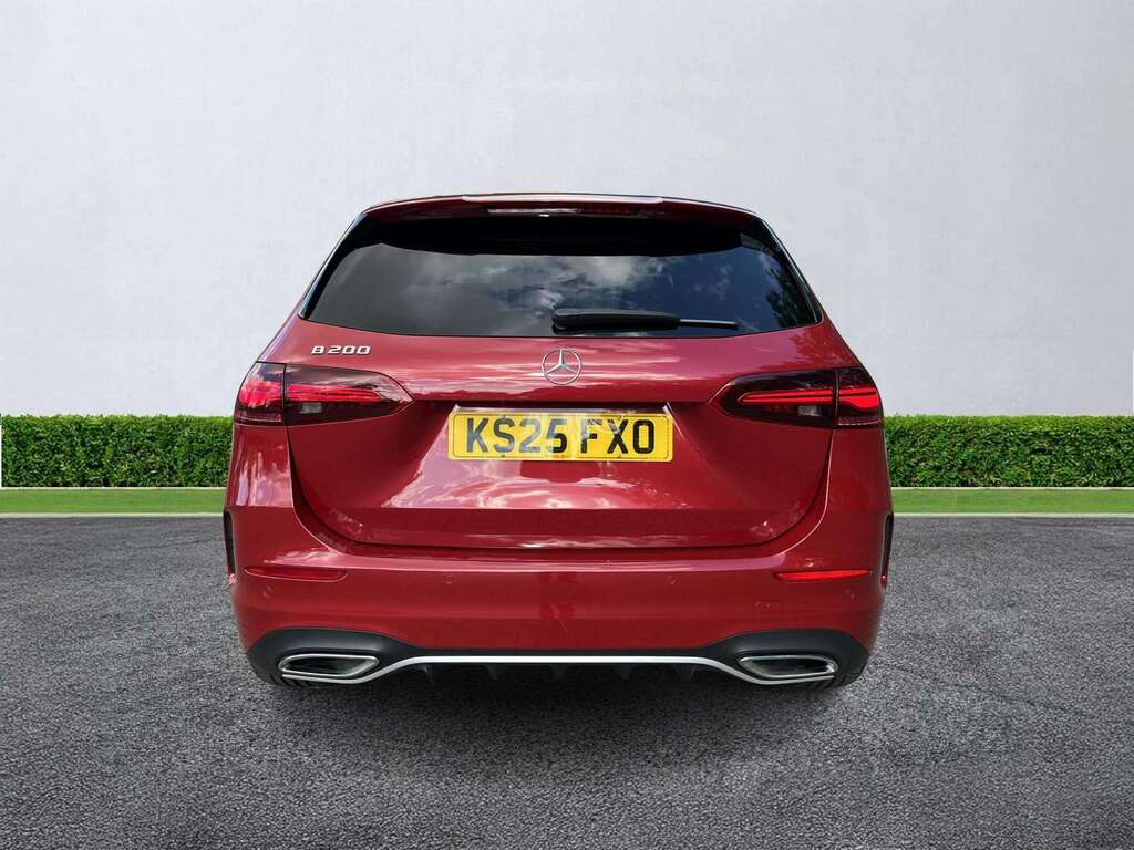Mercedes-Benz B Class B200 Amg Line Premium Plus Red #4