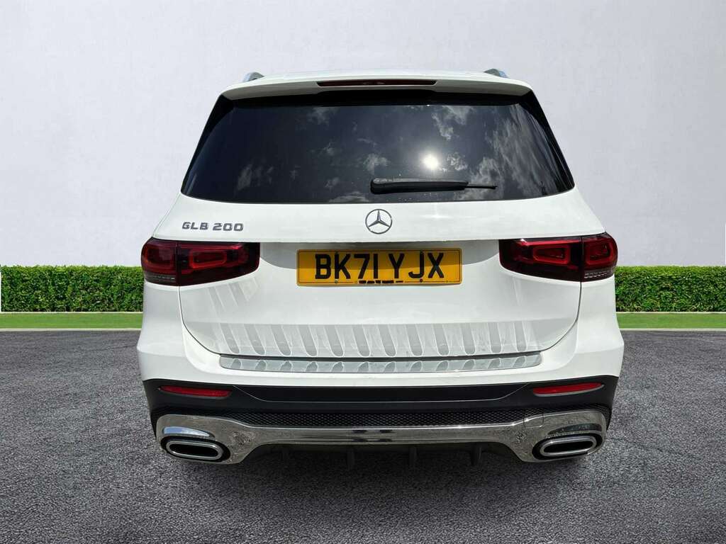 Mercedes-Benz GLB Class Glb 200 Amg Line 7G-tronic White #4