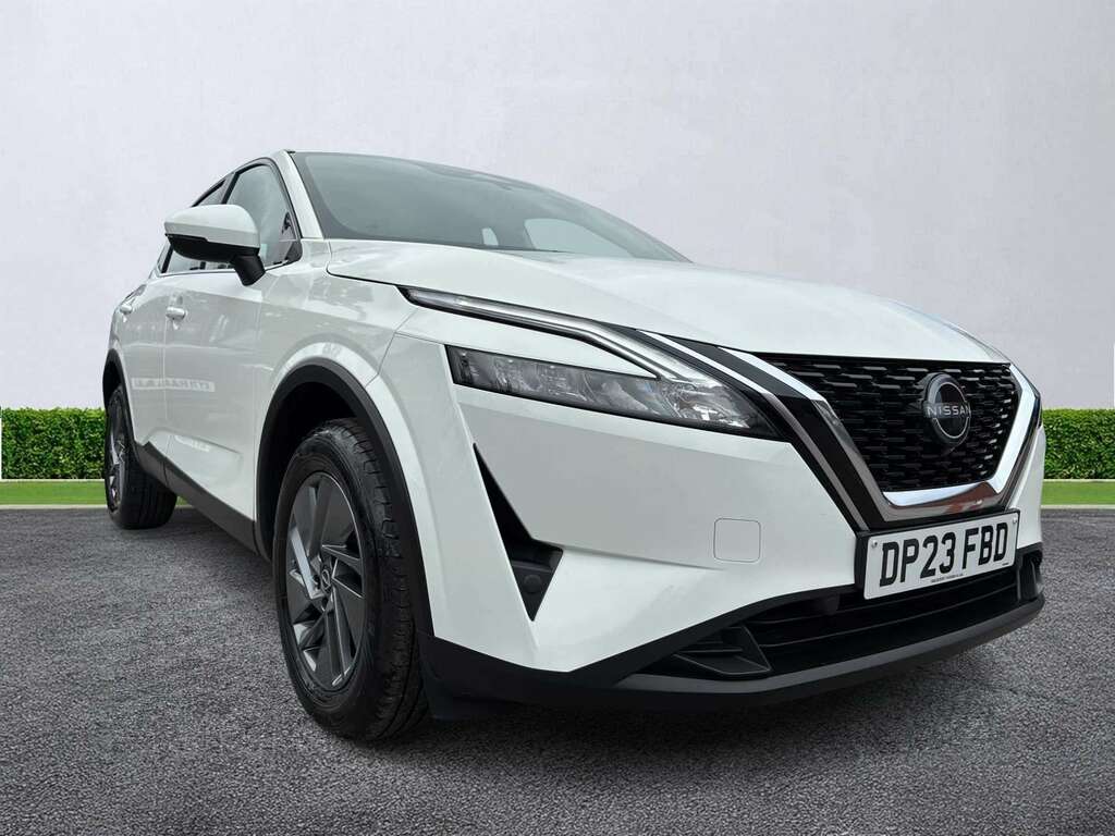 Nissan Qashqai 1.3 Dig-t Mh Acenta Premium DP23FBD White