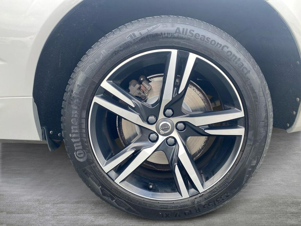 Volvo XC60 Xc60 2.0 B4d R Design Awd Geartronic Estate SM69PPK Silver #6