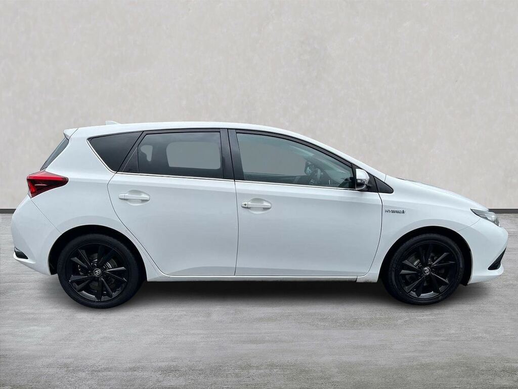 Toyota Auris 1.8 Vvt-h Design Hatchback Hybrid Cvt E FGZ9859 White #3