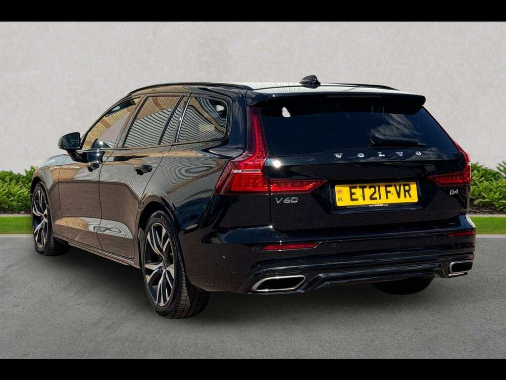 Volvo V60 2.0 B4p R Design Black #2