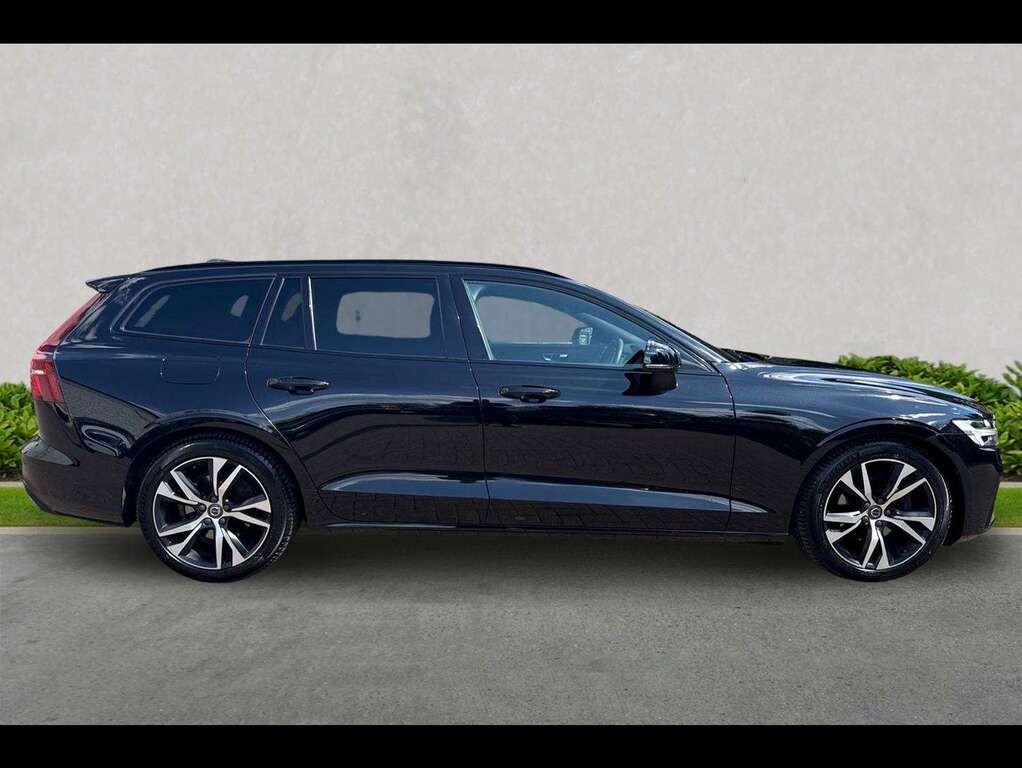 Volvo V60 2.0 B4p R Design Black #3