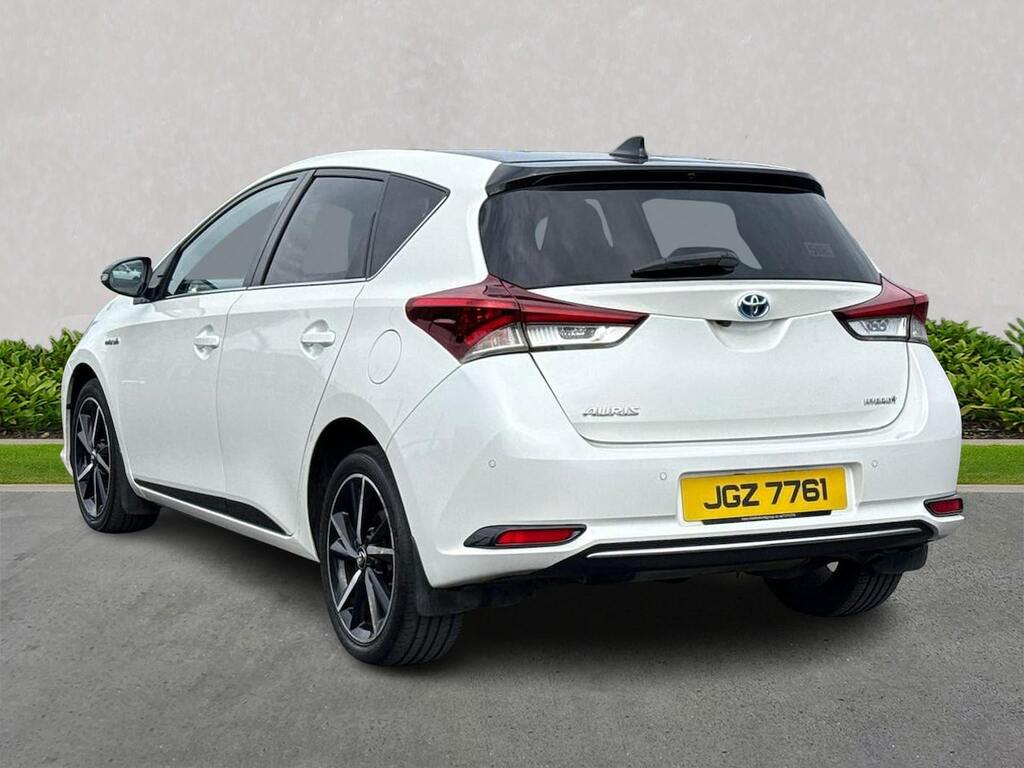 Toyota Auris 1.8 Vvt-h Design Hatchback Hybrid Cvt E JGZ7761 White #2