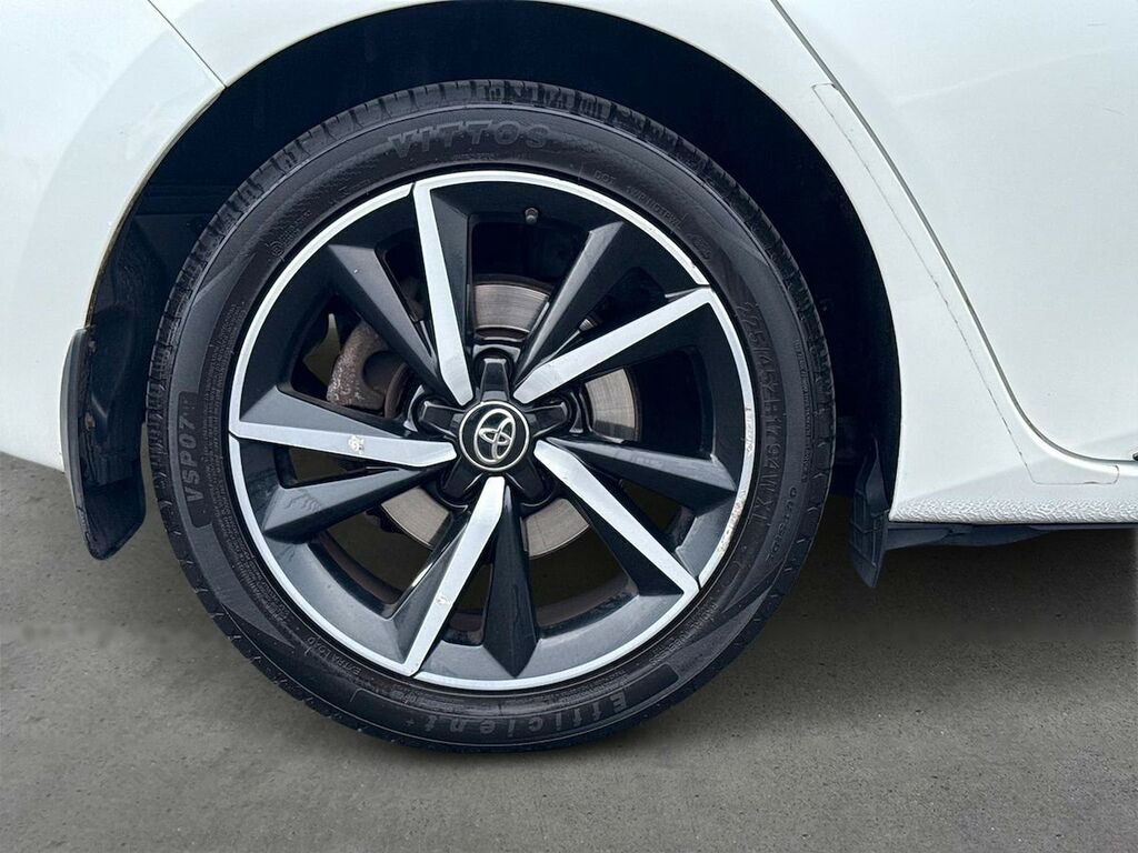 Toyota Auris 1.8 Vvt-h Design Hatchback Hybrid Cvt E JGZ7761 White #6