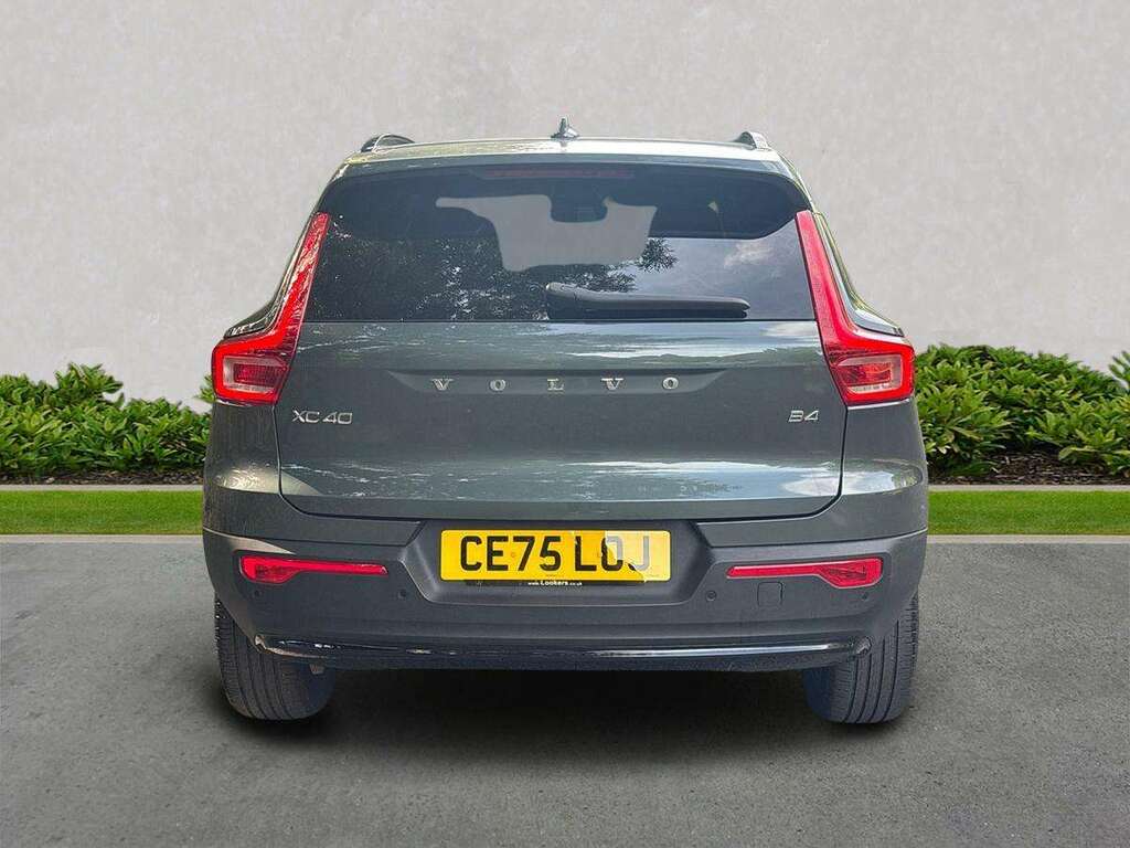 Volvo XC40 2.0 B4p Plus Dark Green #4