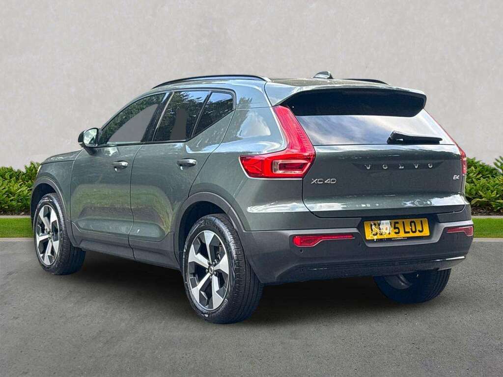 Volvo XC40 2.0 B4p Plus Dark Green #2