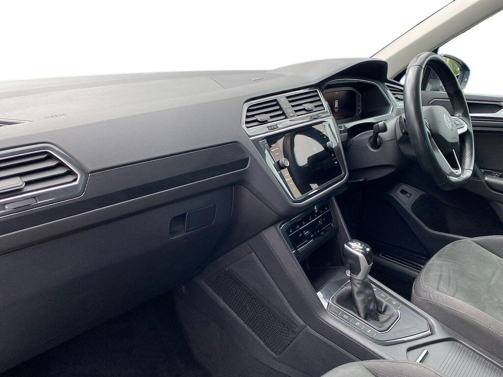 Volkswagen Tiguan 1.5 Tsi Elegance Suv Dsg Euro 6 Ss MC23TYK Black #6