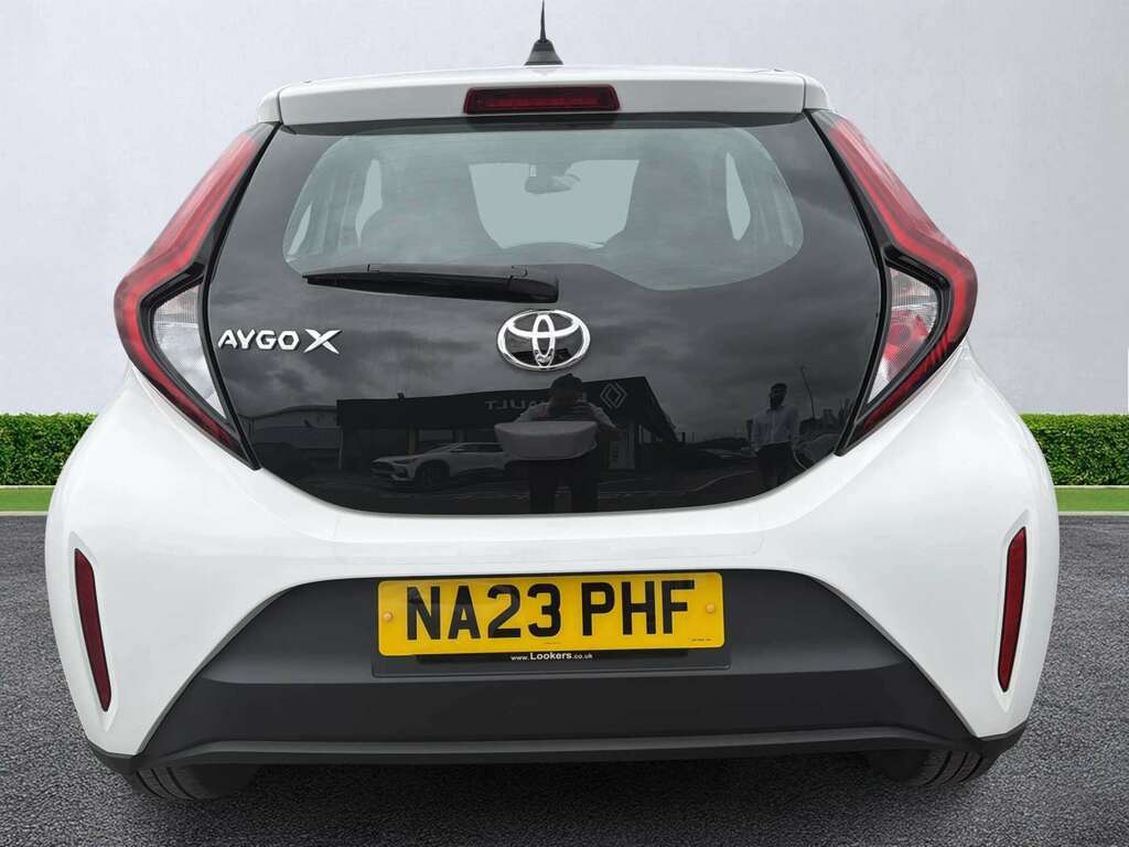 Toyota Aygo X 1.0 Vvt-i Pure NA23PHF White #4
