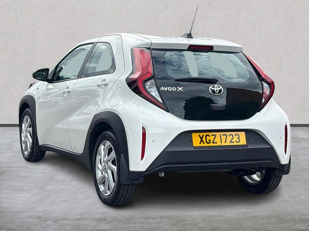 Toyota Aygo X 1.0 Vvt-i Pure Hatchback X-shift Euro 6 White #2