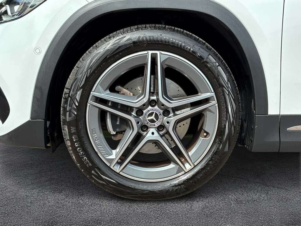 Mercedes-Benz GLA Class Gla 180 Amg Line Premium White #6