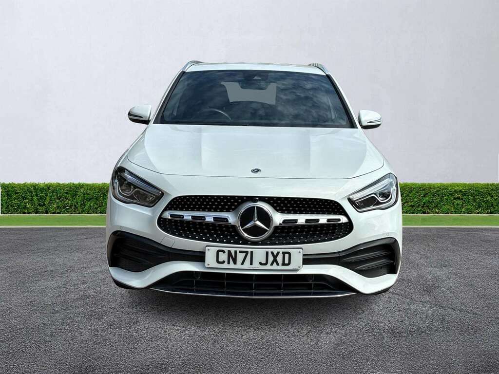 Mercedes-Benz GLA Class Gla 180 Amg Line Premium White #5