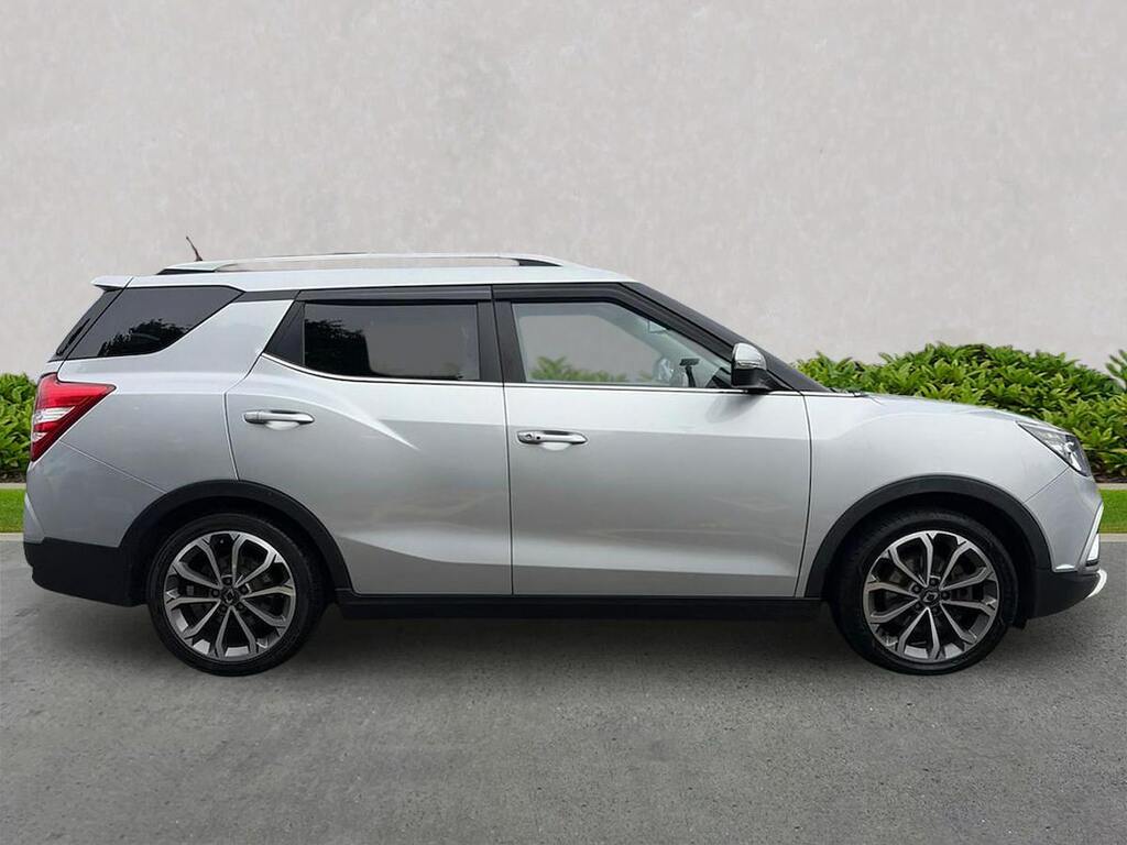 SsangYong Tivoli 1.6D Ultimate Silver #3