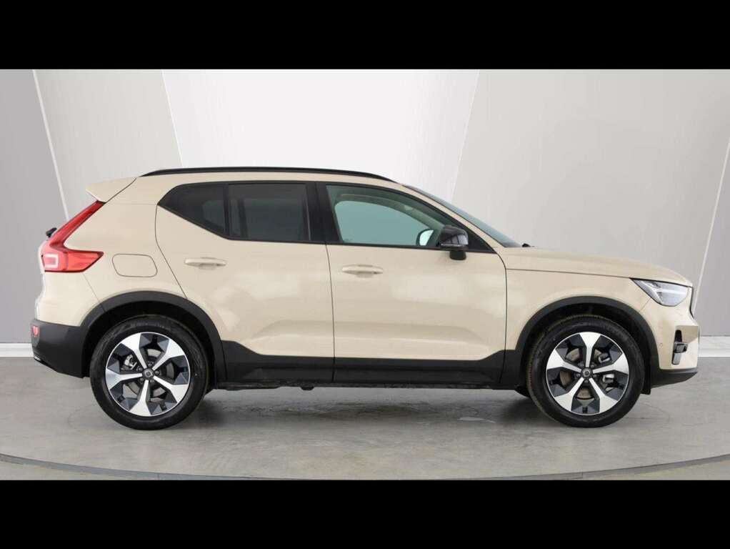 Volvo XC40 2.0 B4p Plus Pro Dark Gold #6