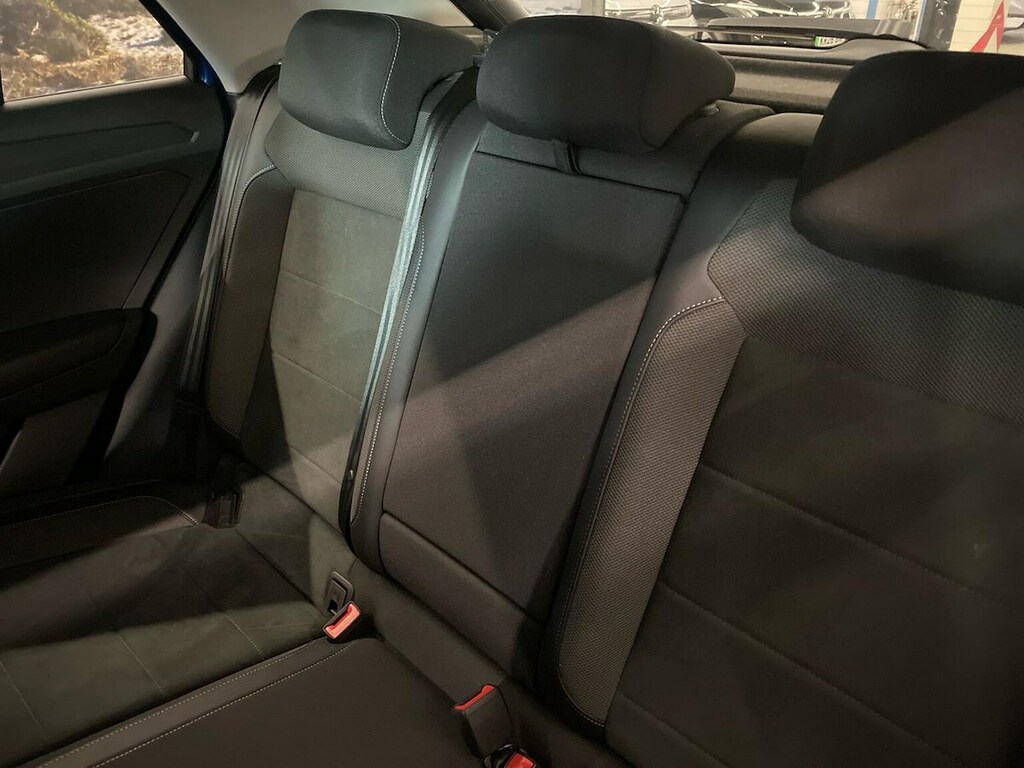 Volkswagen T-Roc R-line Silver #16