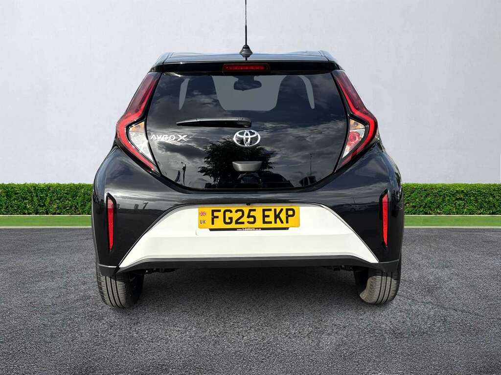 Toyota Aygo X 1.0 Vvt-i Edge FG25EKP White #4
