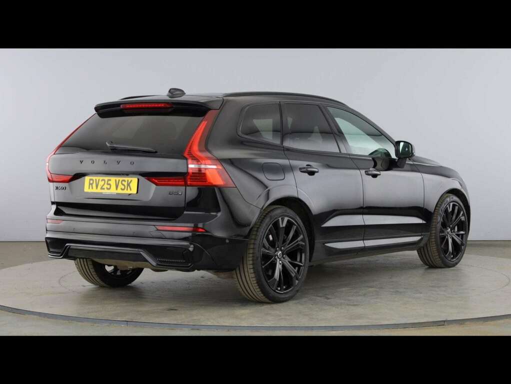 Volvo XC60 2.0 B5p Ultra Black Edition Awd Geartronic RV25VSK Black #2