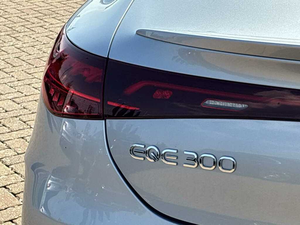 Mercedes-Benz EQE Amg Line Night Edition White #35