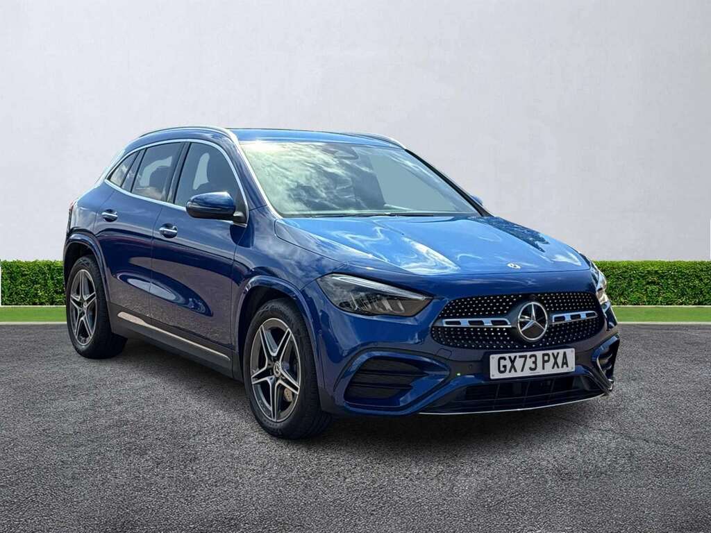 Mercedes-Benz GLA Class Gla 200 Amg Line Premium Blue
