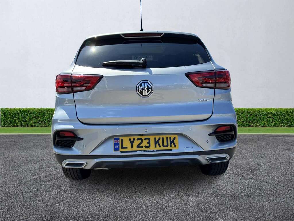 MG ZS 1.0T Gdi Exclusive Silver #4