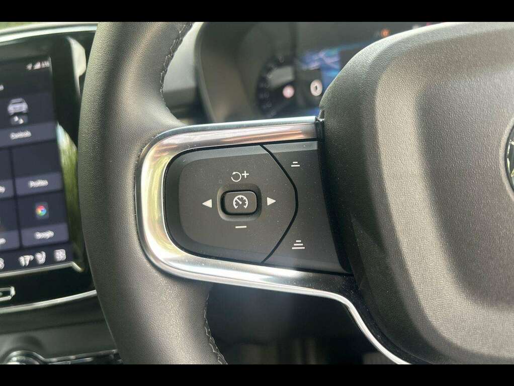 Volvo XC40 R-design Pro, B4 Mild Hybrid White #26